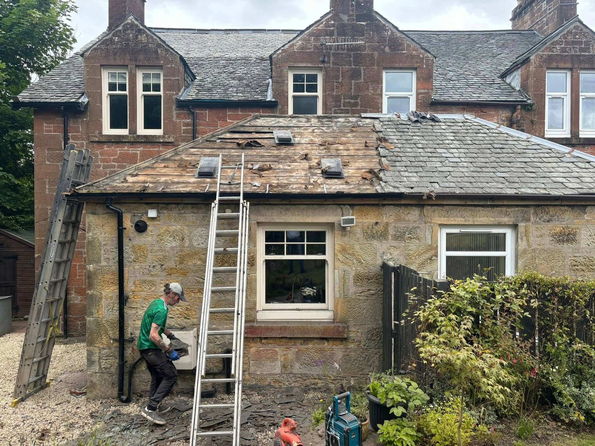 roof repairs hamilton